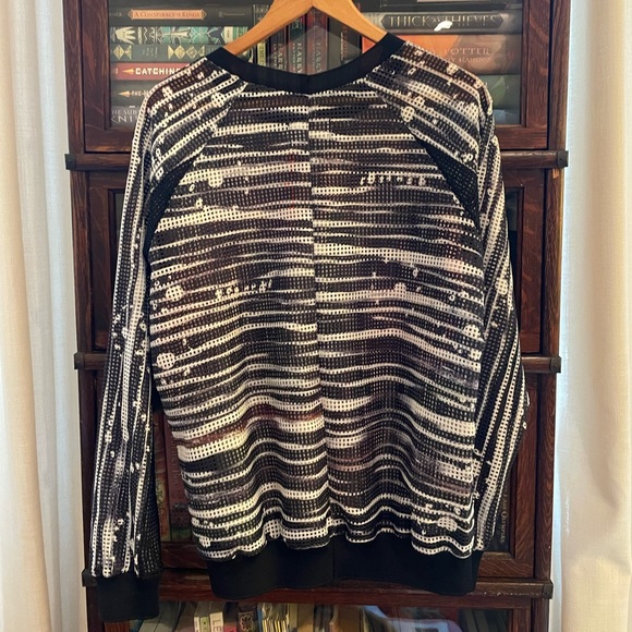 BNWOT Clover Canyon Designer Graphic Floral Top 💐 - Picture 2 of 4